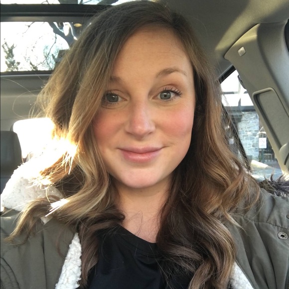 Meet your Posher, Samantha - Picture 1 of 2